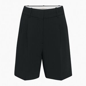 Aritzia Wilfred Effortless shorts, black size 6.